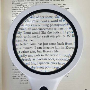 3.5x large double glass lens powerful led magnifier with dual light settings for macular degeneration magnifying text