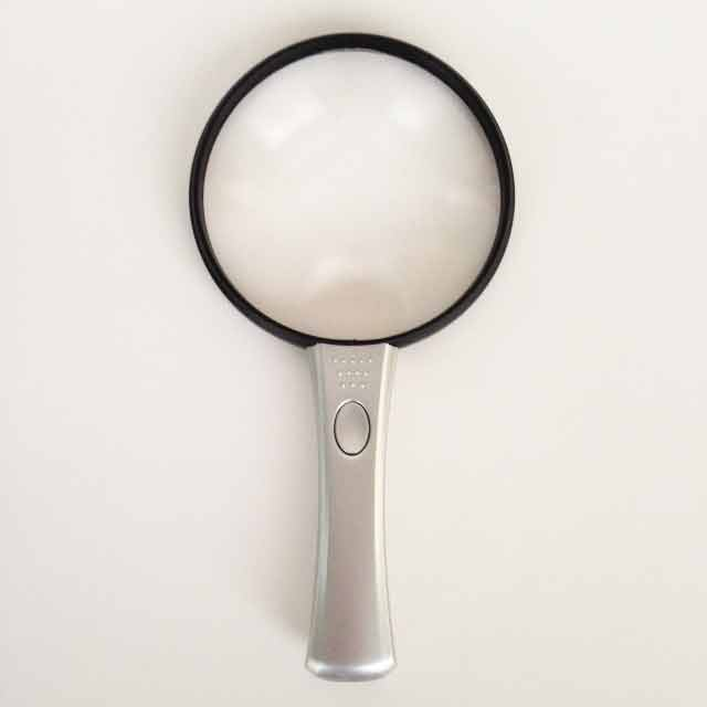 Large Ultra Lightweight Reading Magnifier with a 2.2x, 4x bifocal 4.25